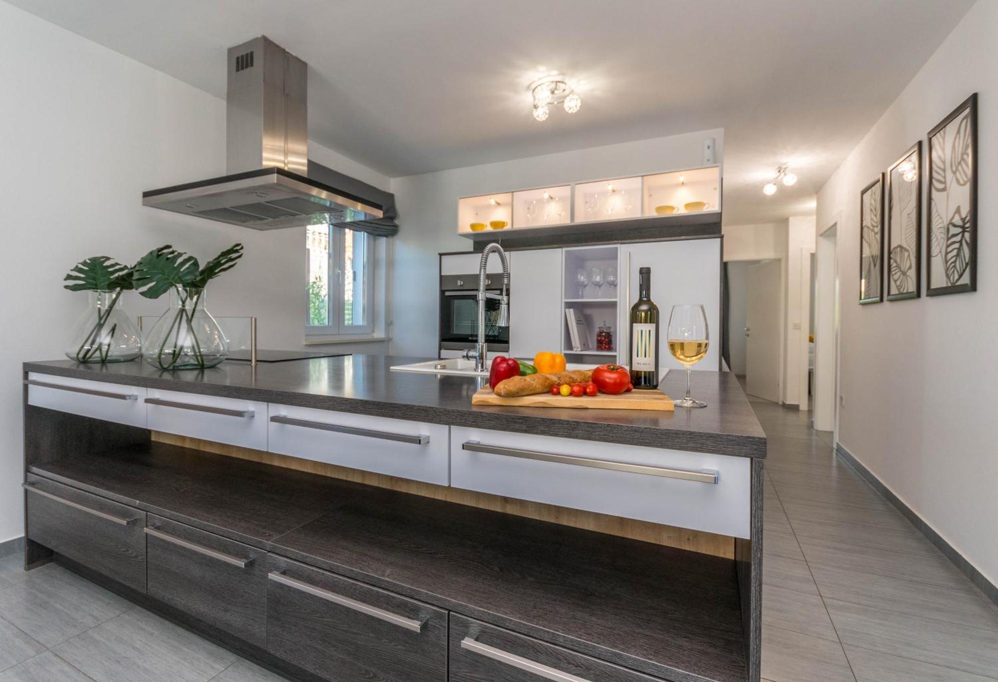House With Pool Ledenko Apartment Биоград на Мору Екстериор снимка