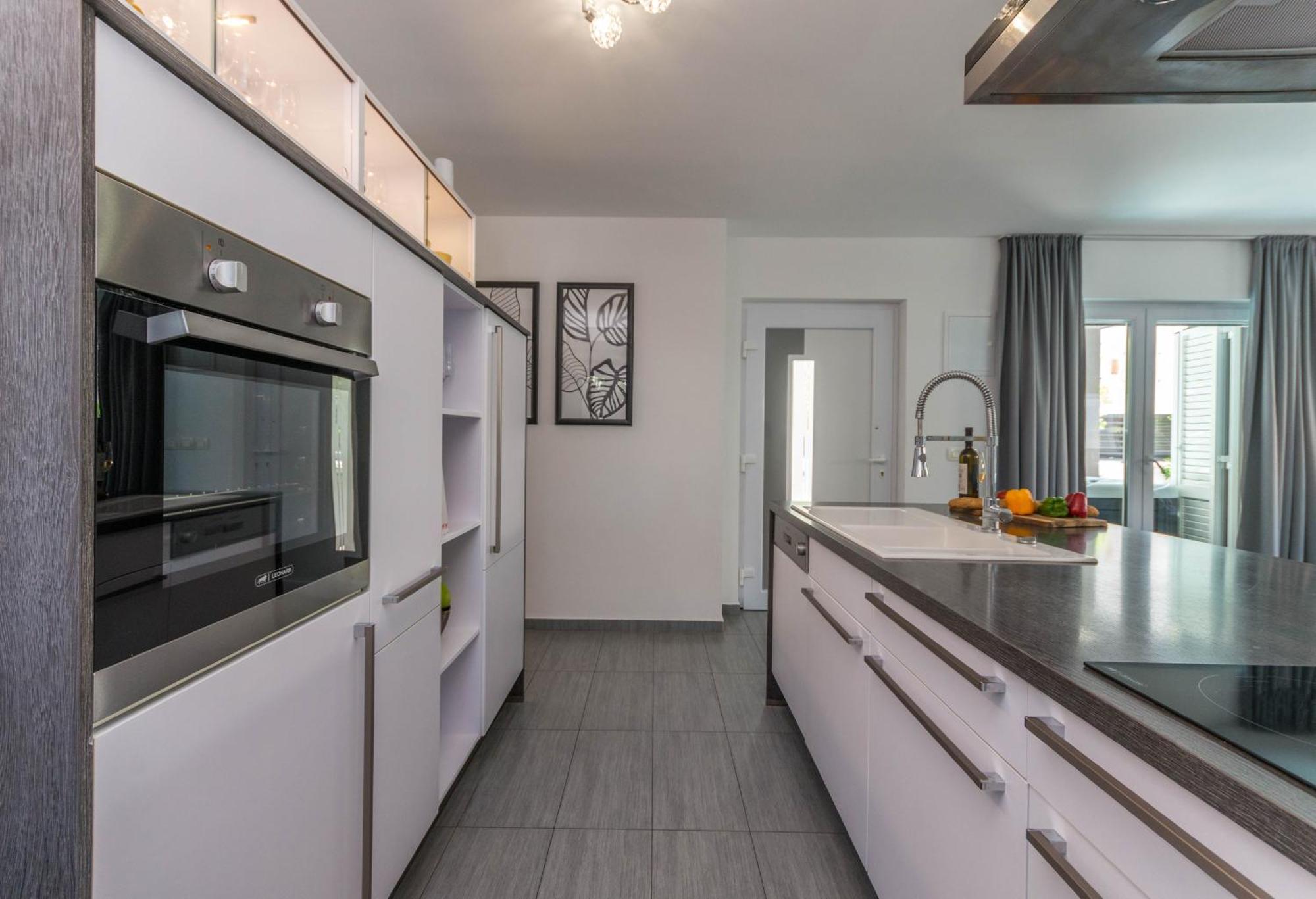 House With Pool Ledenko Apartment Биоград на Мору Екстериор снимка